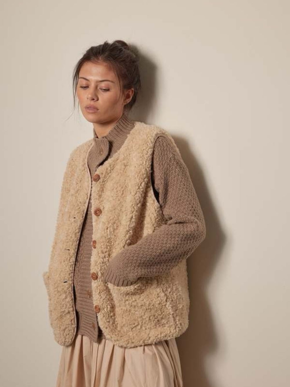 NWOT Amente Faux Fur Button Down Vest (Color Oatmeal)